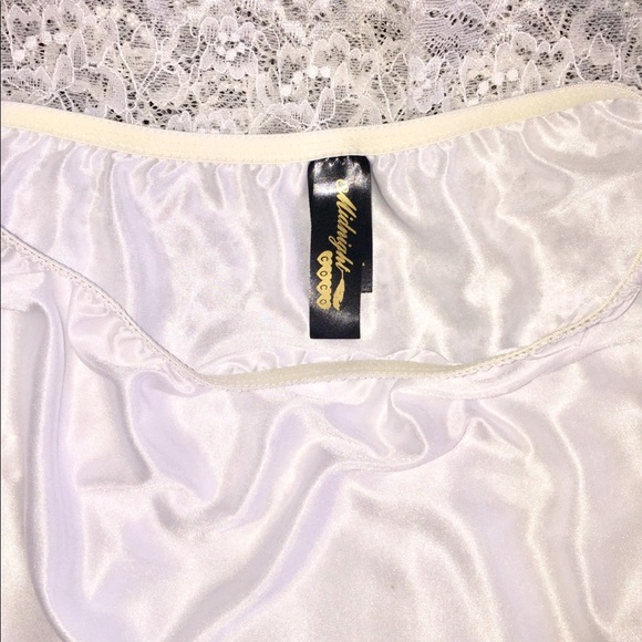 🦢Midnight White Satin & Lace Half Slip Small NWOT - Picture 4 of 5